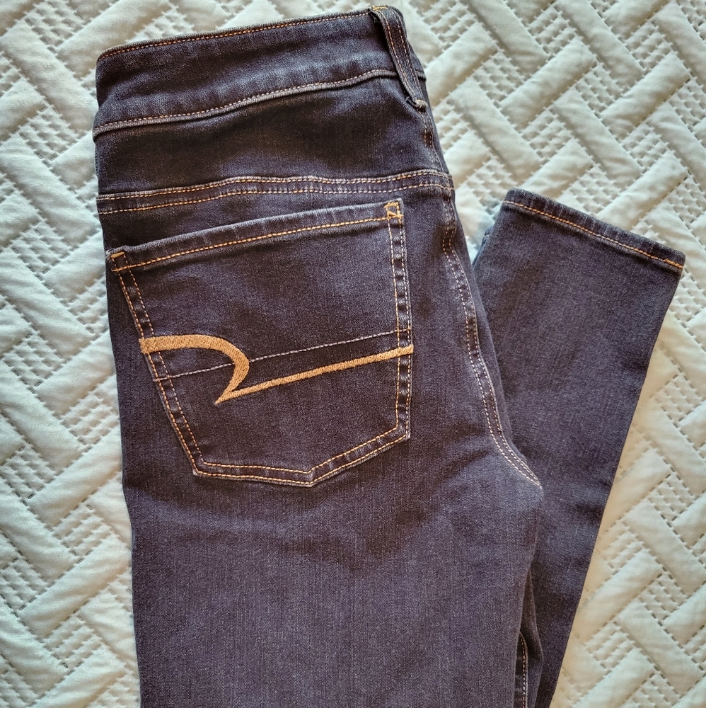 American Eagle Size 6 Reg Jeans